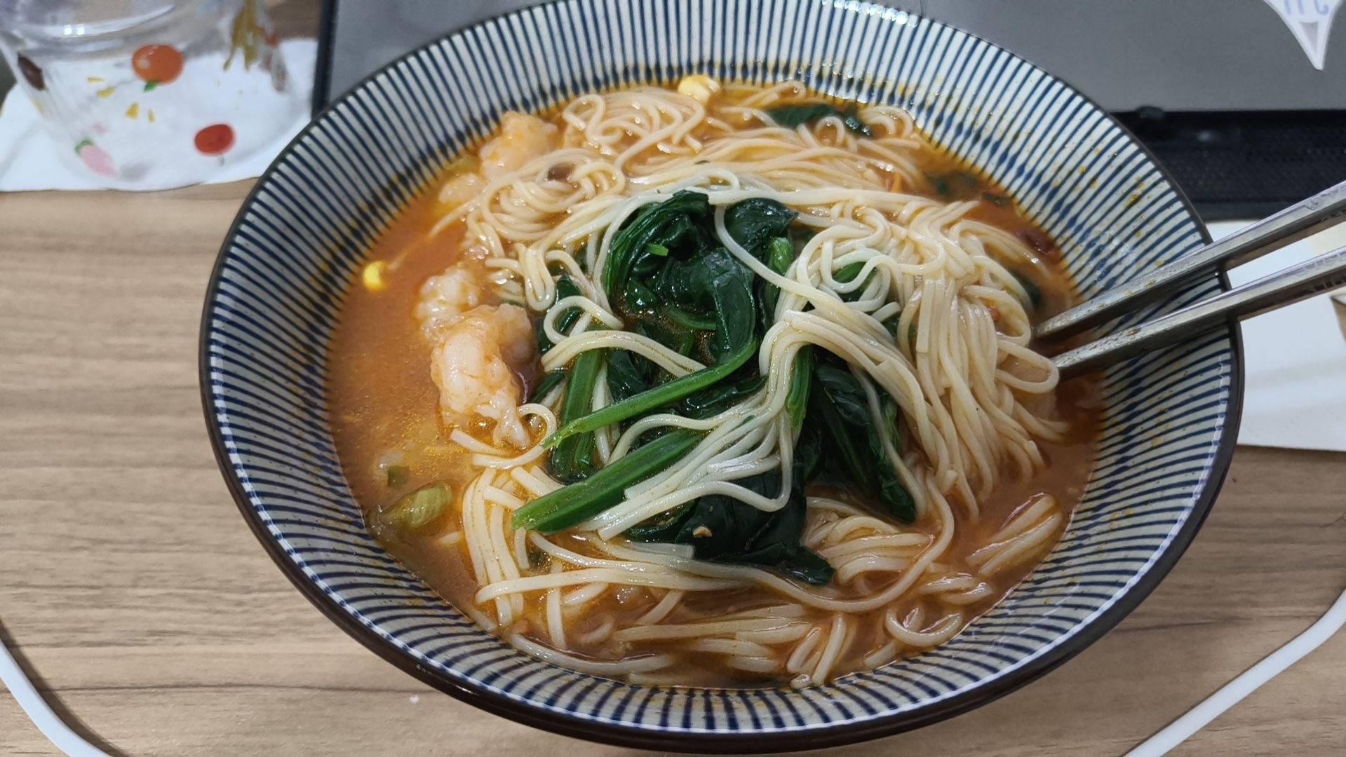 菠菜虾仁番茄面